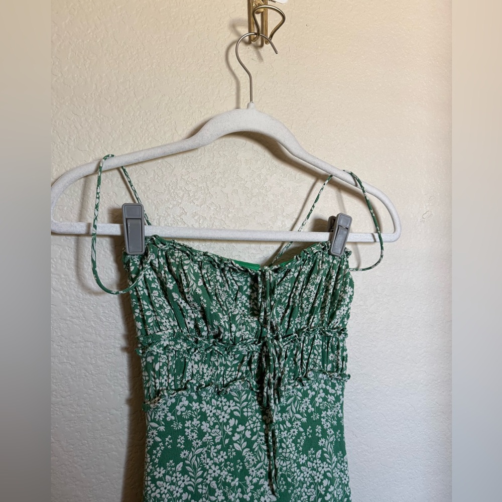 ASTR THE LABEL Amalea Floral Midi Dress Size Small in green - Picture 3 of 8